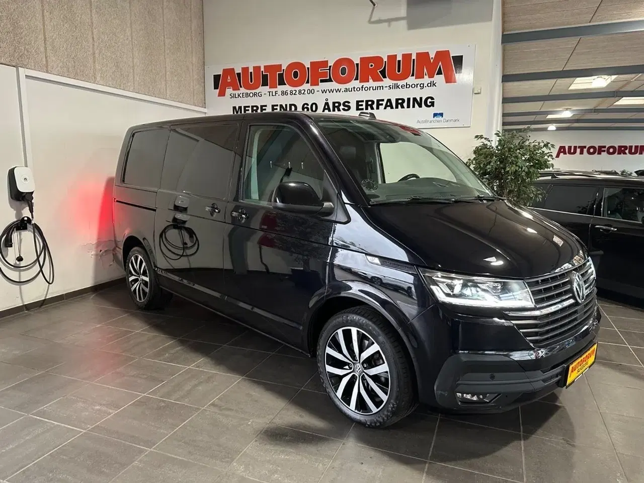 Billede 1 - VW Transporter 2,0 TDi 150 Kassevogn DSG kort