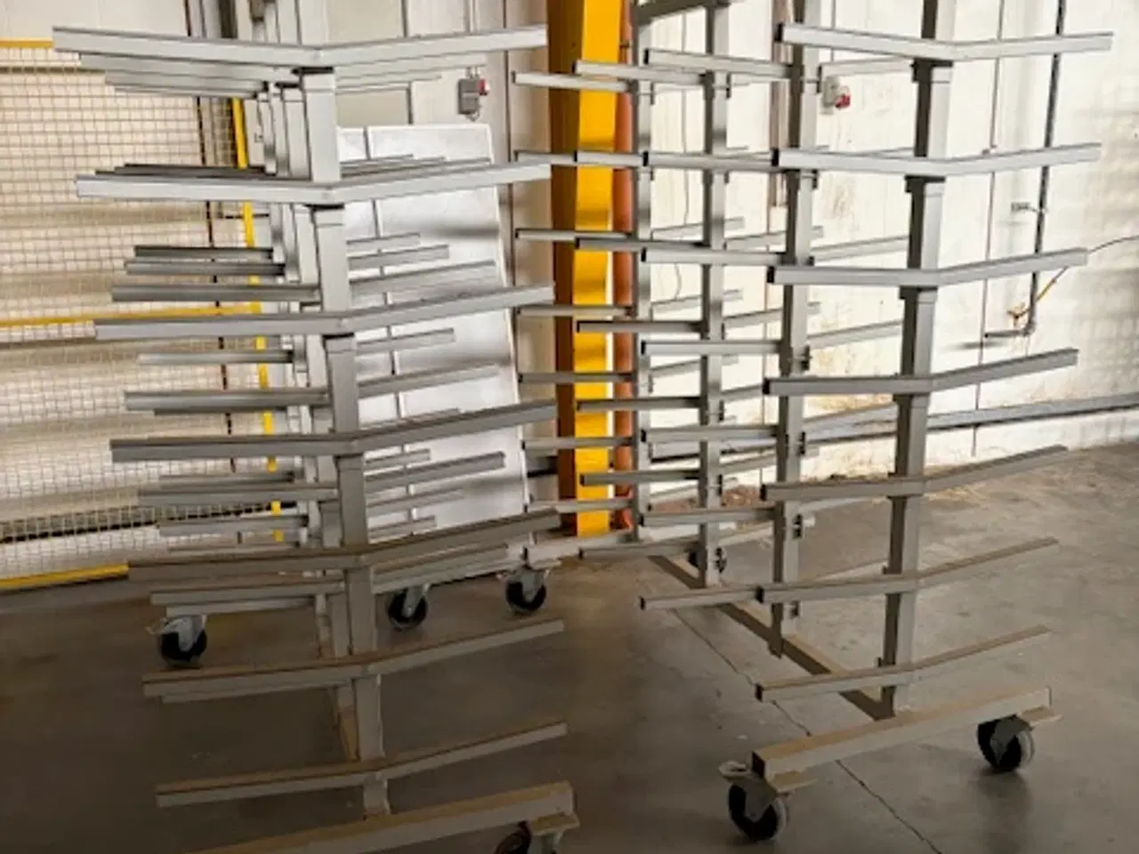 Billede 1 - Dobbelte Lak vogne