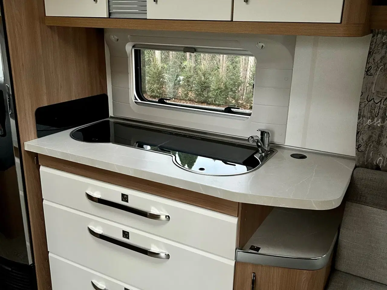Billede 5 - LUKSUS-FAMILIEVOGN: Hobby De Luxe 650 KFU (2021) I