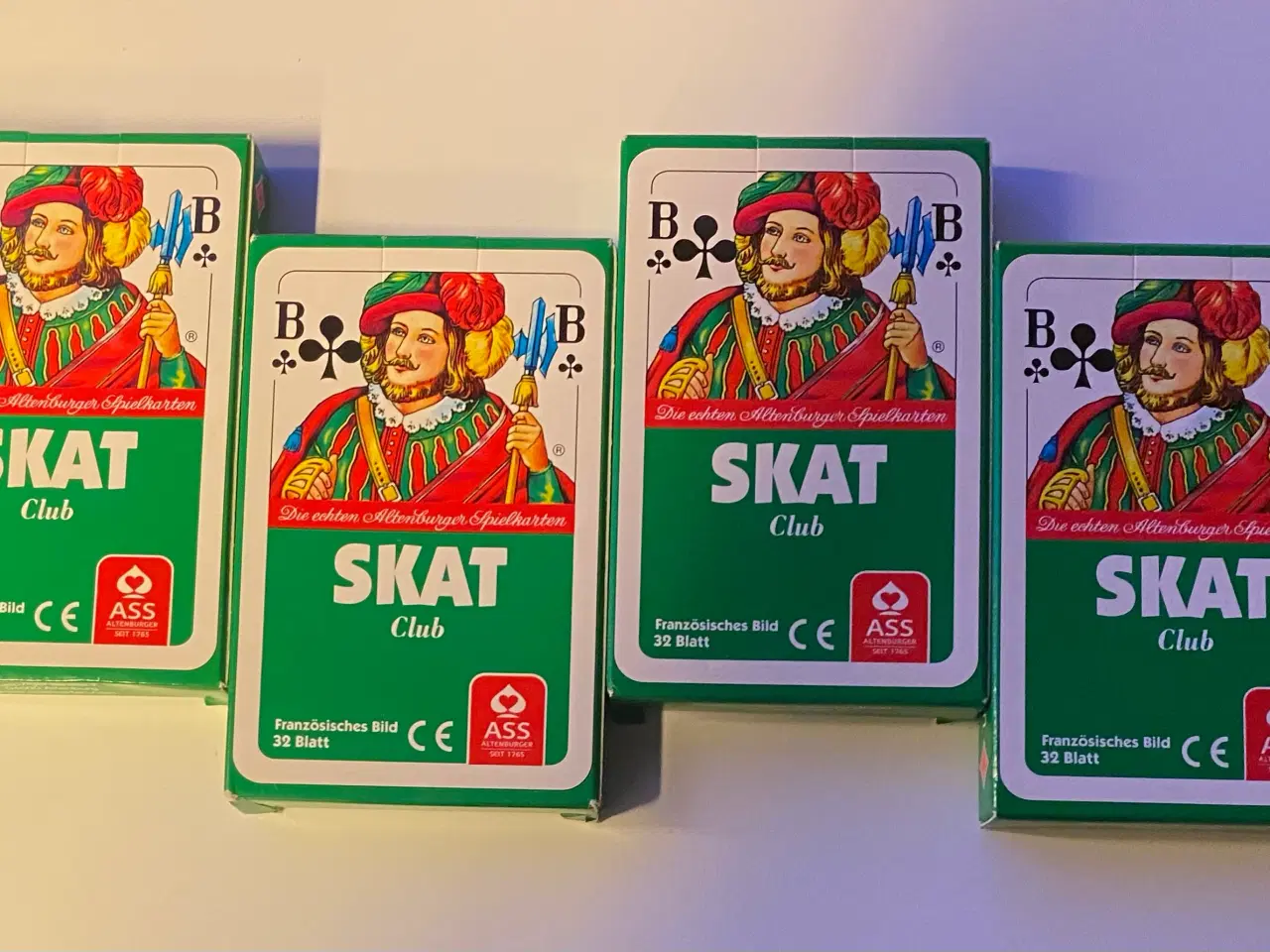 Billede 1 - 4 nye Skat kortspil 32 kort i spillene - kr. 25,-