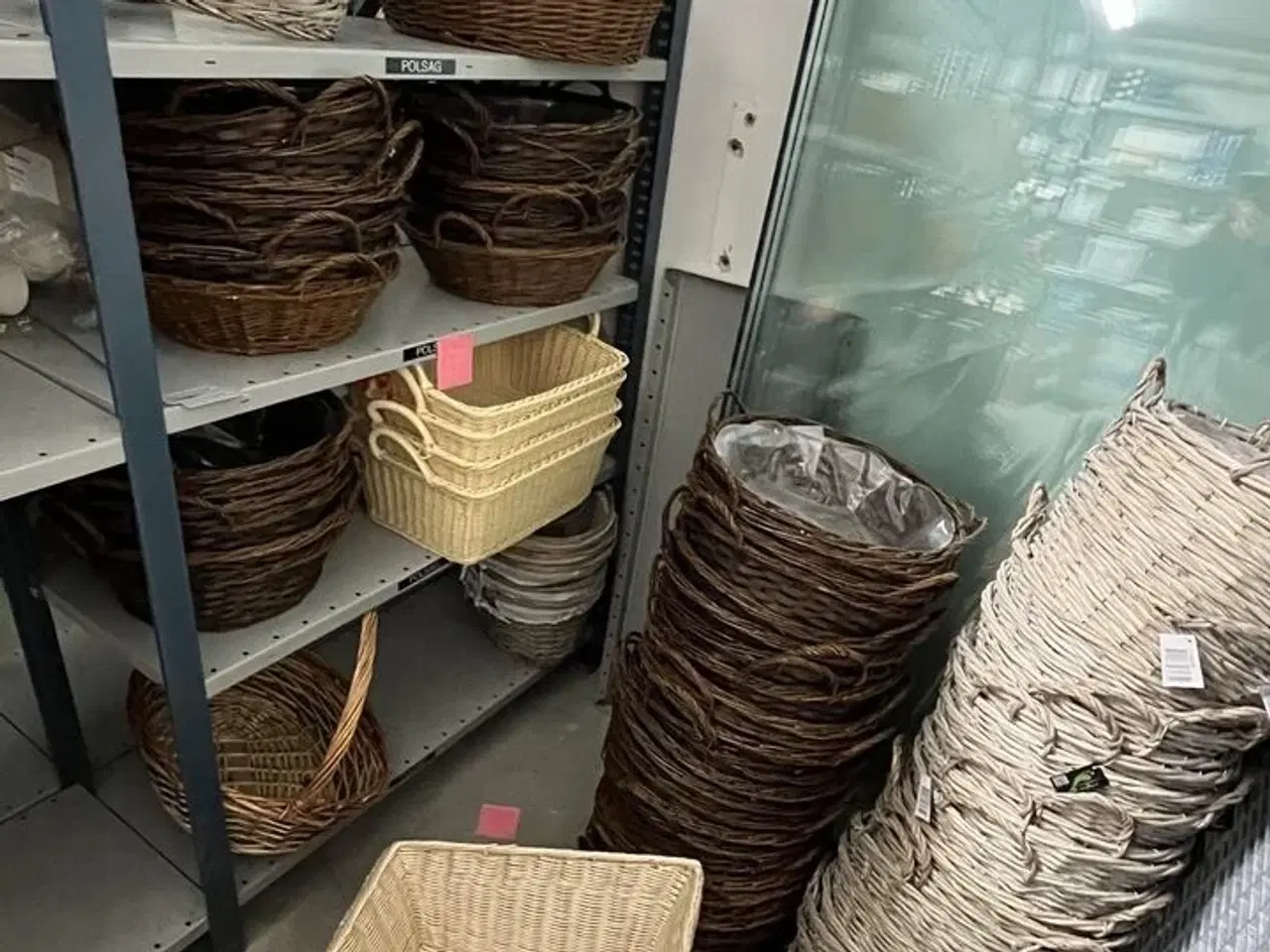 Billede 1 - Stort Parti Kurve - Afhentes inden kl. 12