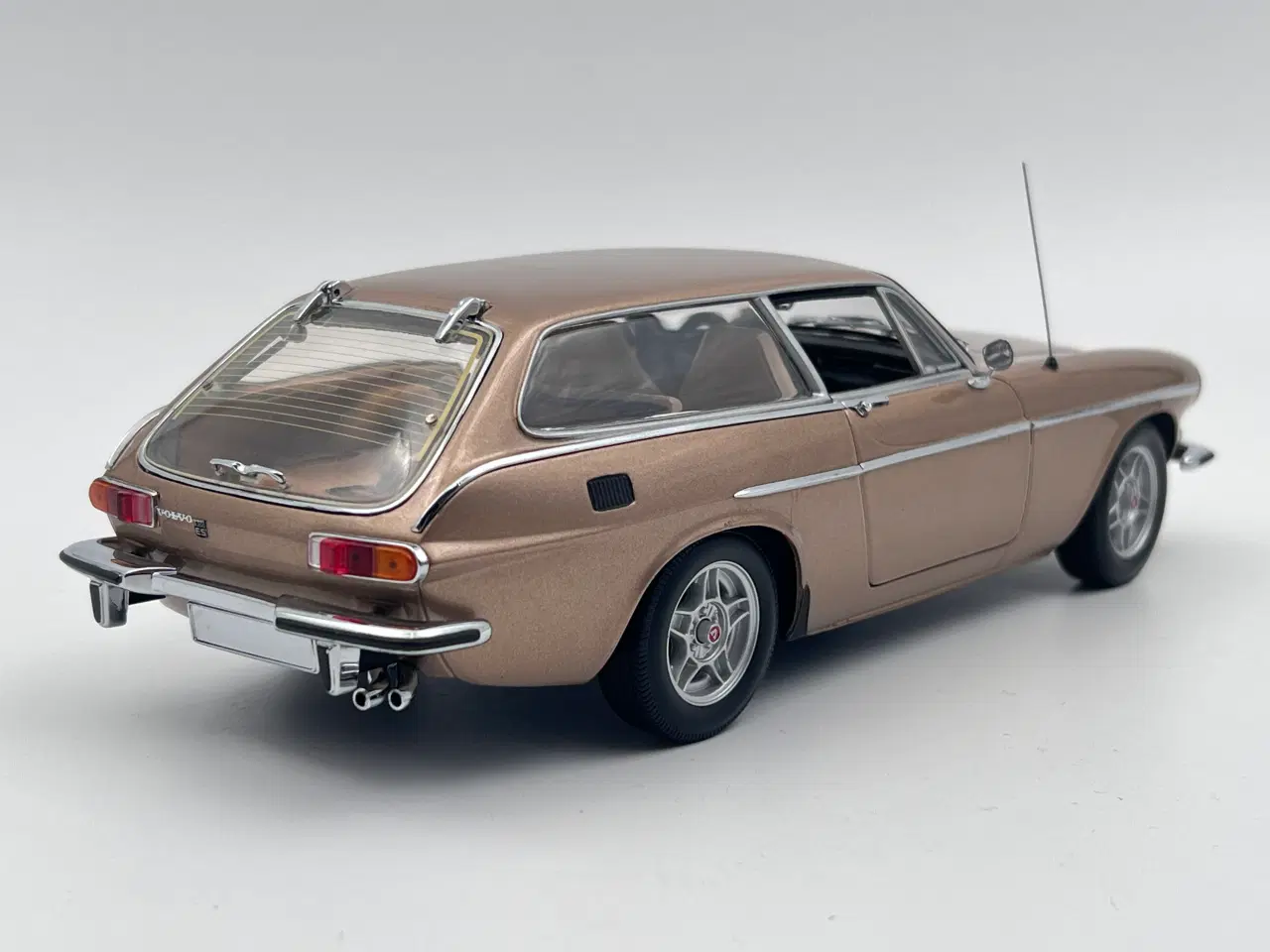 Billede 5 - 1971 Volvo P1800 ES - MINICHAMPS - 1:18