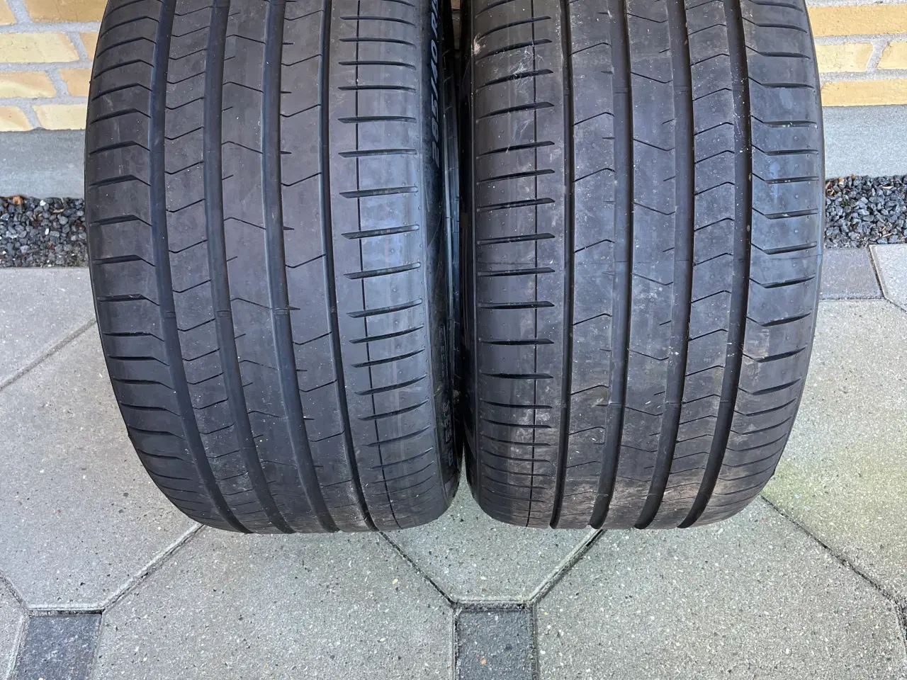 Billede 1 - Pirelli sommerdæk 285/40R19 Y