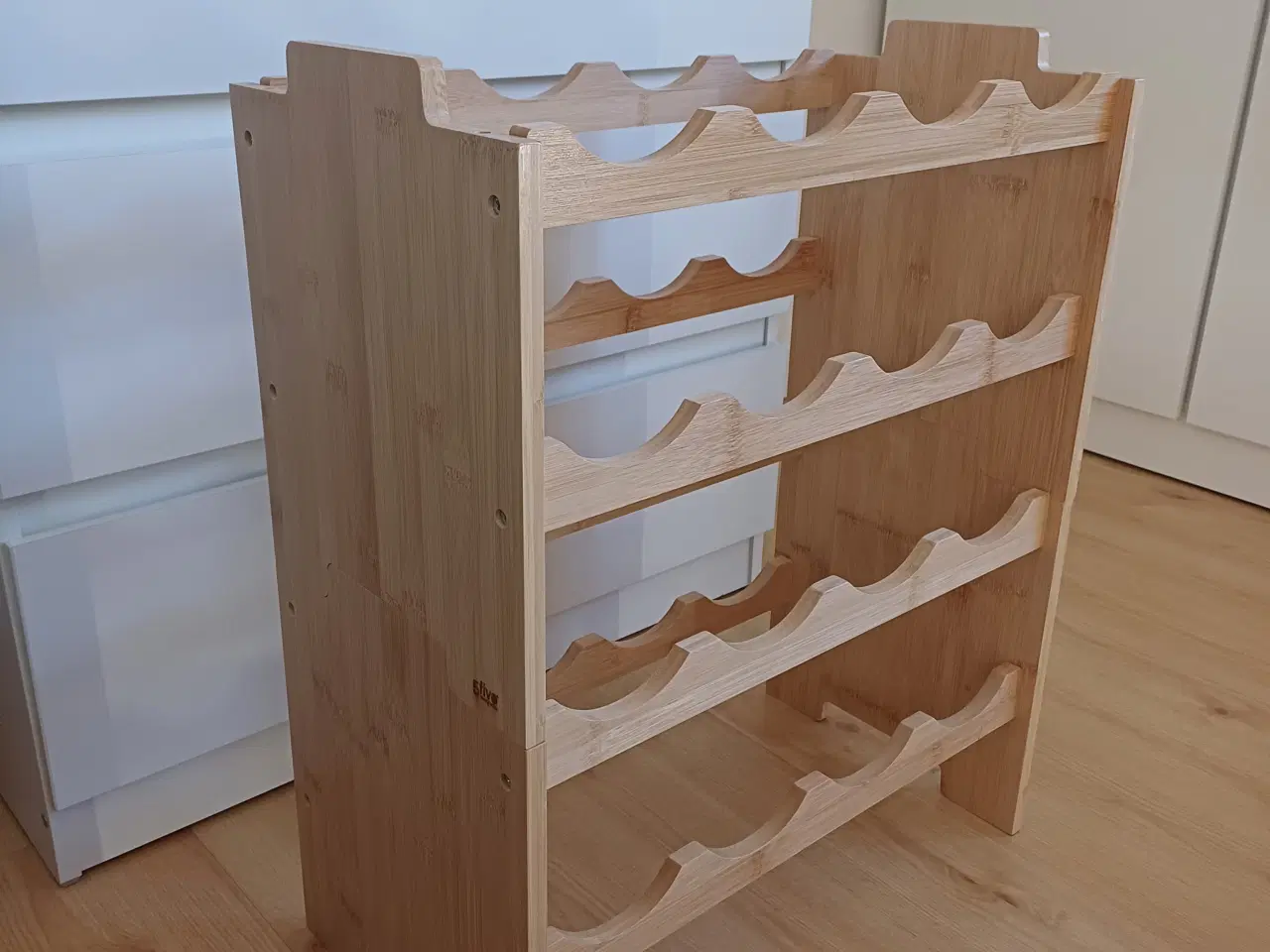 Billede 1 - Vinreol kan deles i 2