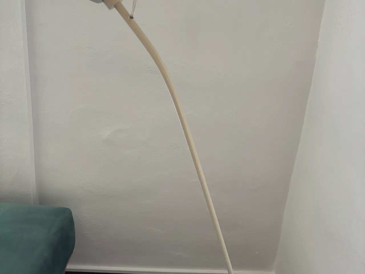 Billede 2 - Klassisk standerlampe Ball, mathvid