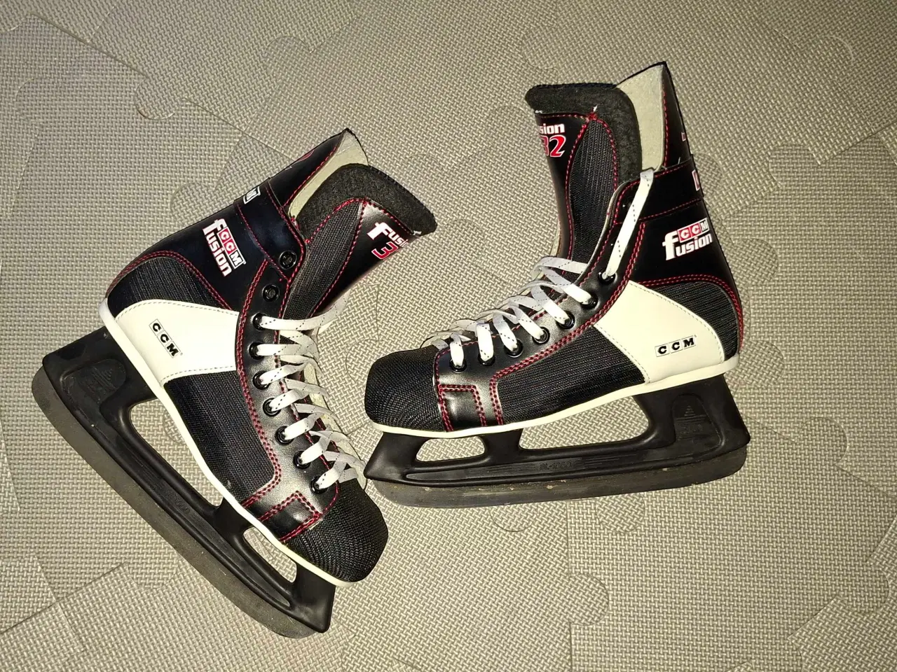 Billede 2 - CCM skøjter str 5