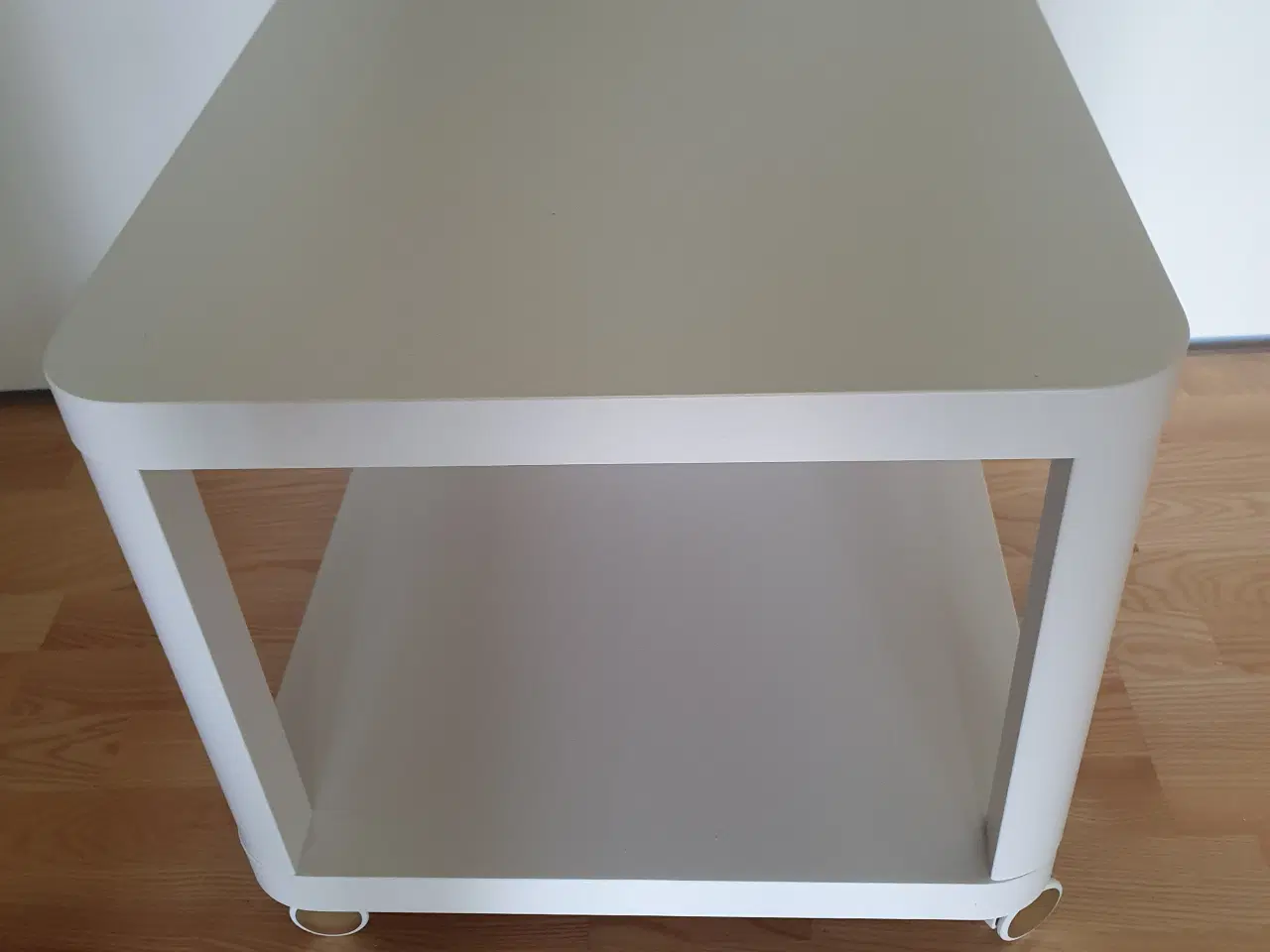 Billede 1 - IKEA 'TINGBY' sidebord med hjul