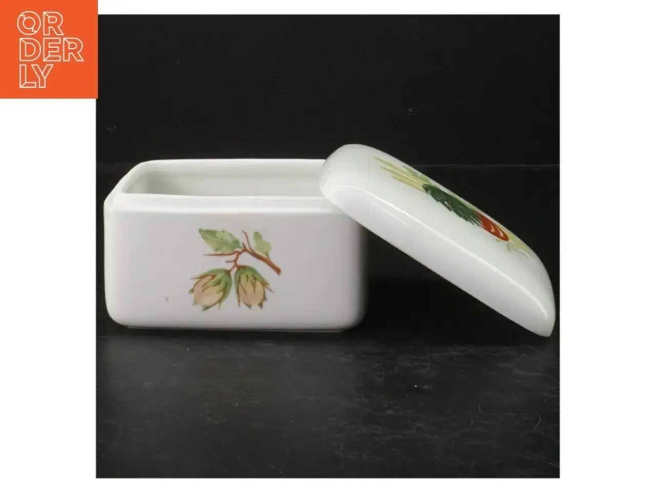Billede 2 - Porcelænsdåse med låg fra Lyngby (str. 12x10 cm)