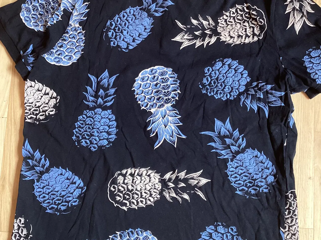 Billede 2 - Sort polo T-Shirt med ananas mønster