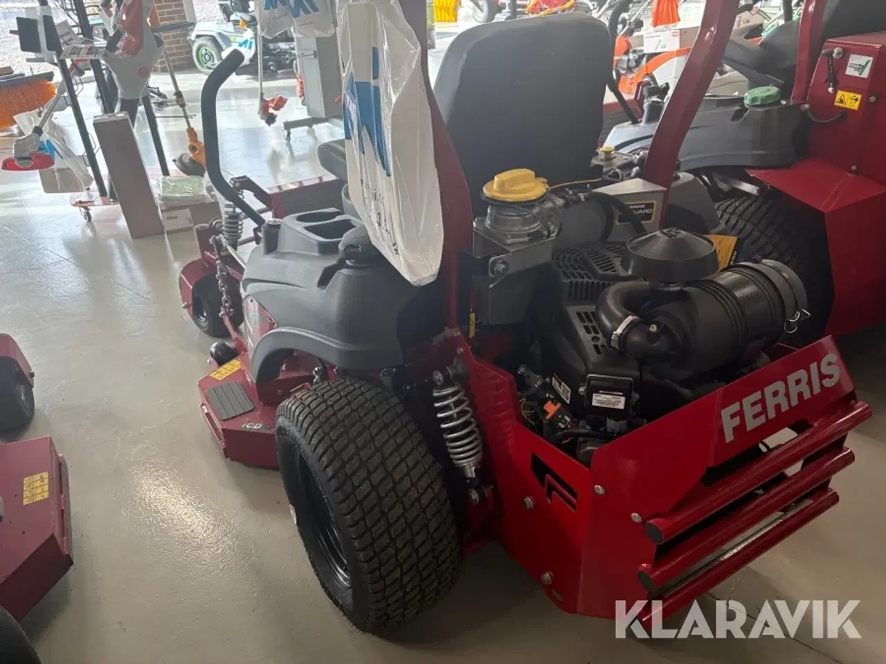 Billede 4 - Zeroturn plæneklipper Ferris ISX 2200