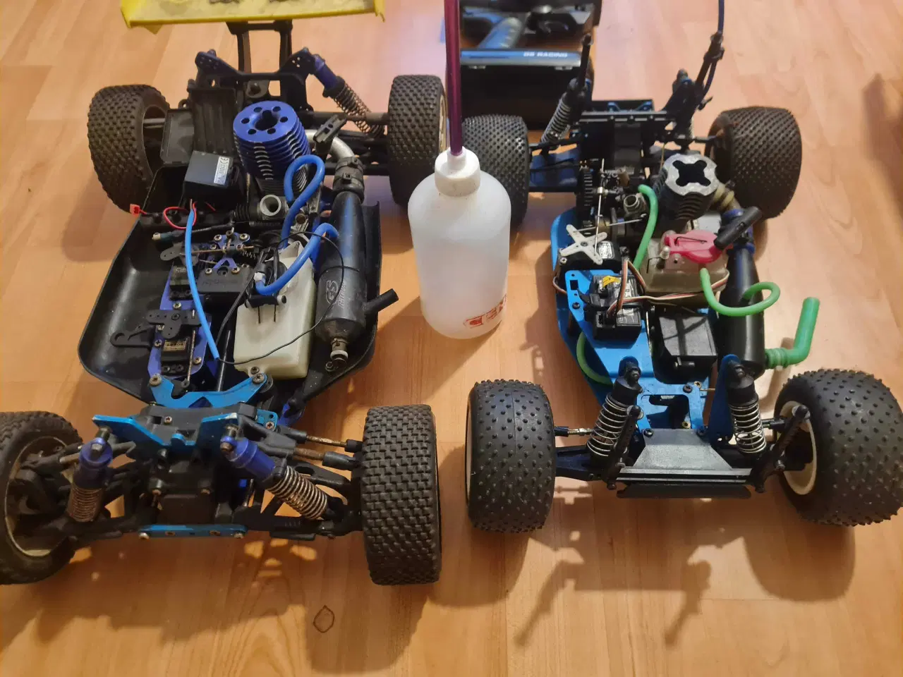 Billede 3 - Drone og 2 biler brændstof