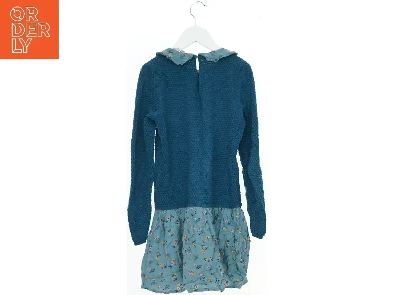 Billede 2 - Blå kjole med blomster fra H&M (str. 140)