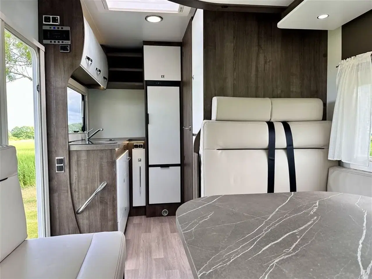 Billede 4 - 2026 - Benimar Tessoro 481