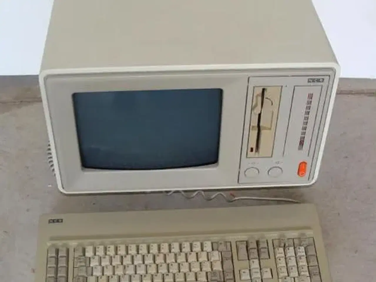 Billede 6 - KÖBES Amiga 2000 & 3000T (Commodore)