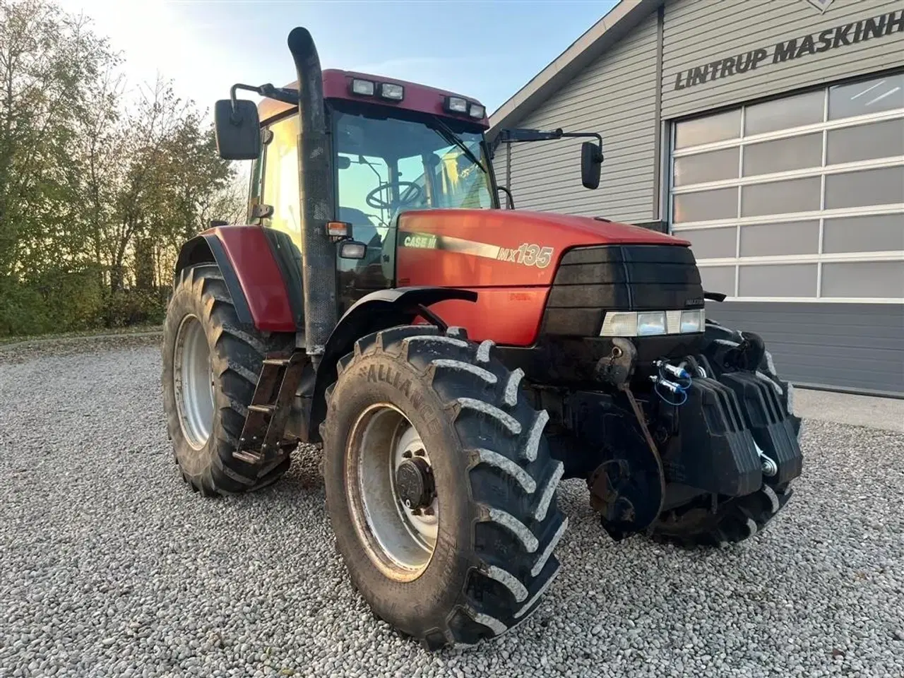 Billede 5 - Case IH MX135 Handy traktor med frontlift, orginal vægtklodser og nye bremser.