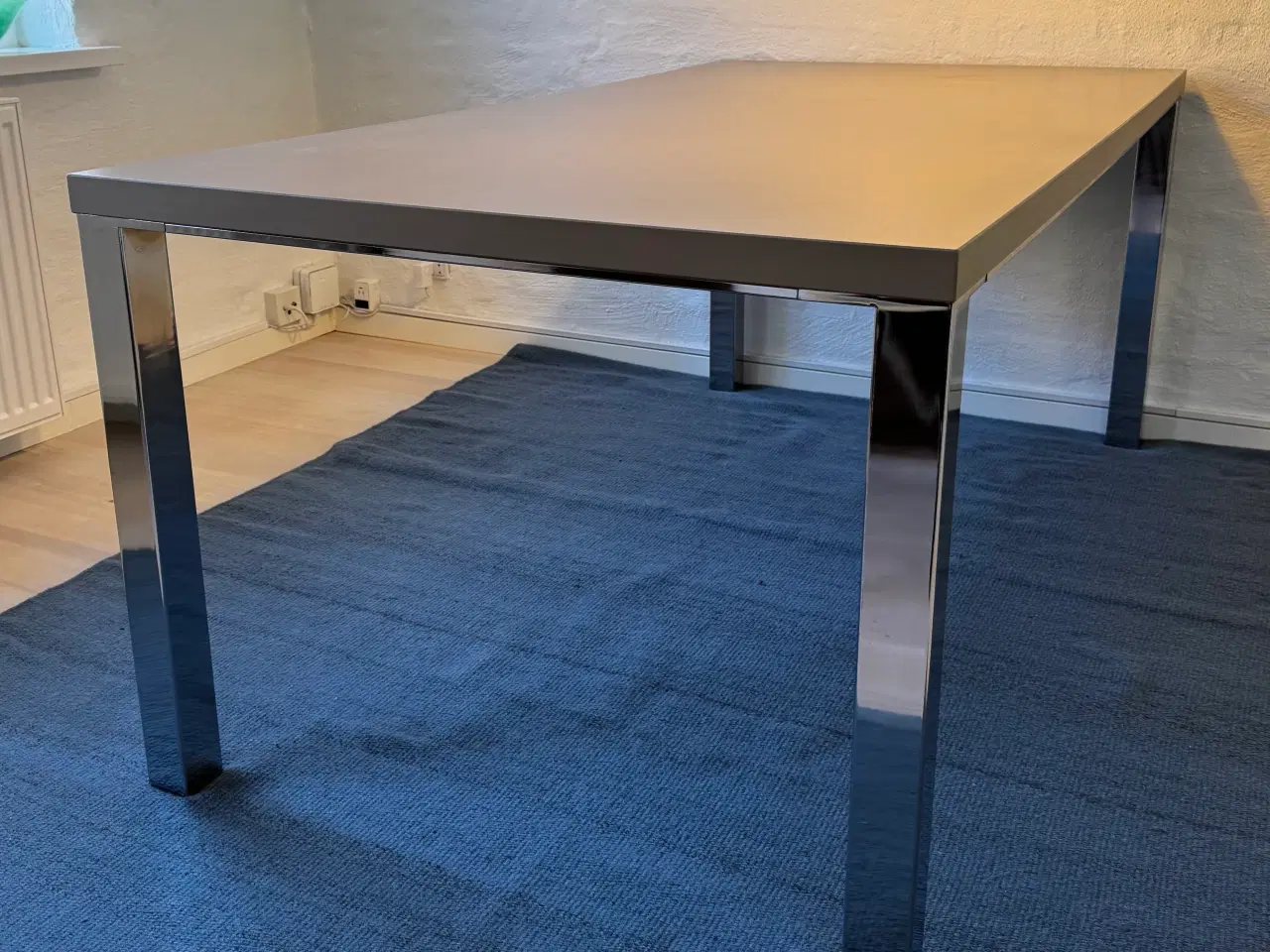 Billede 2 - Spisebord i linoleum med krom ben