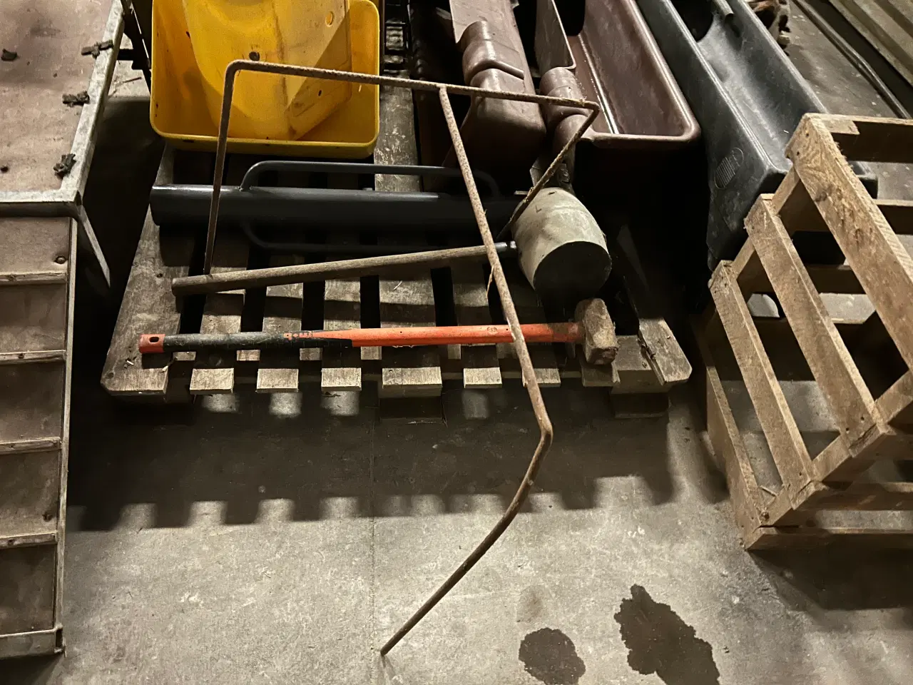 Billede 2 - Div Foder trug, hegn rulle og redskaner