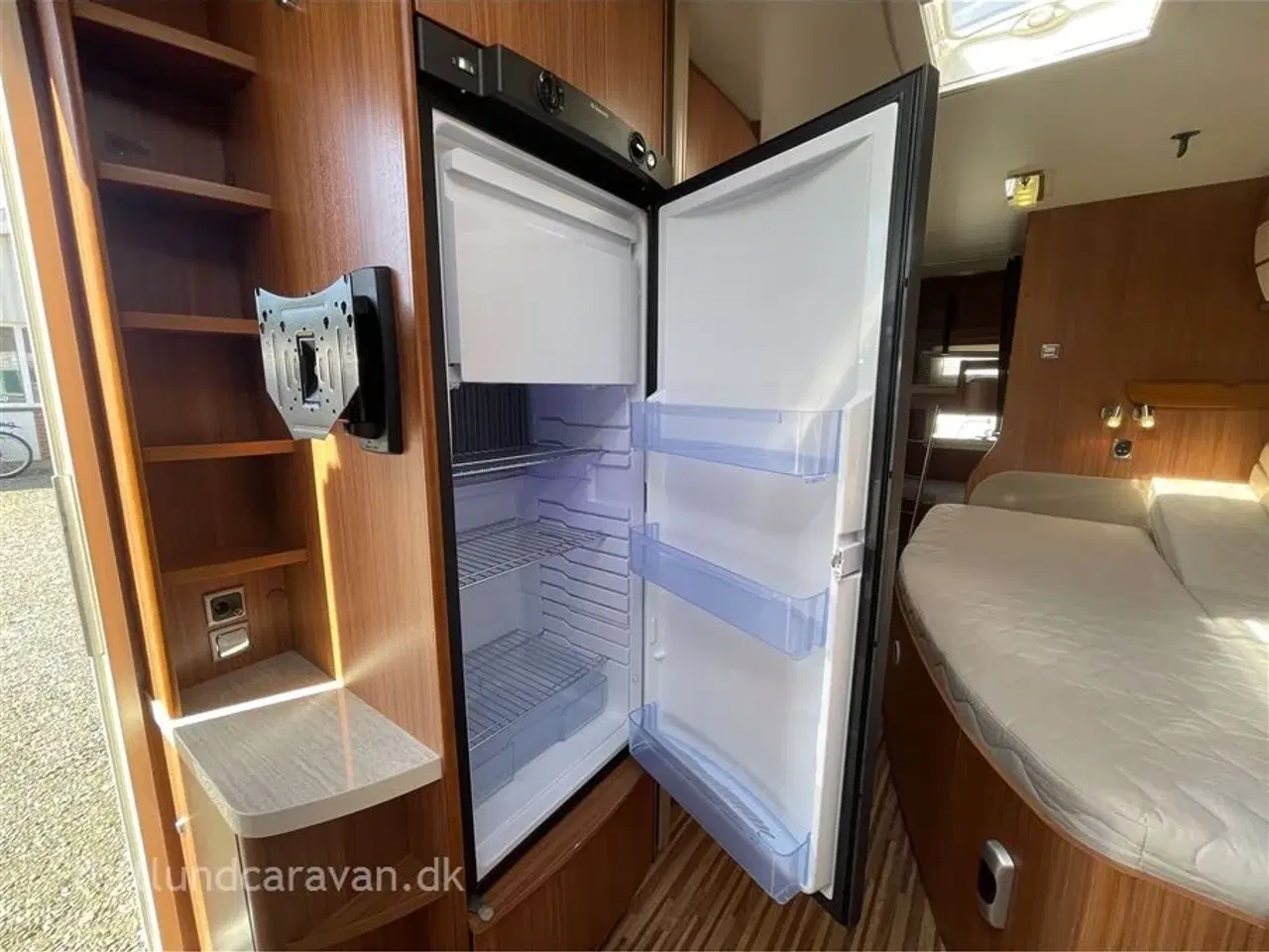 Billede 16 - 2014 - Adria Alpina 663 UK   Helårs-FAMILIEVOGN, op til 8 sovepladser, ALT I UDSTYR inkl. stort fortelt fra 2024