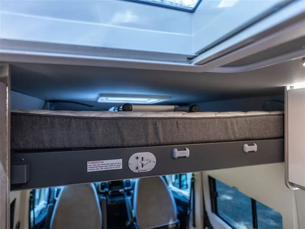 Billede 17 - 0 - FURGOK XPACE 600 FAMILY North   Van med plads til 5 personer!