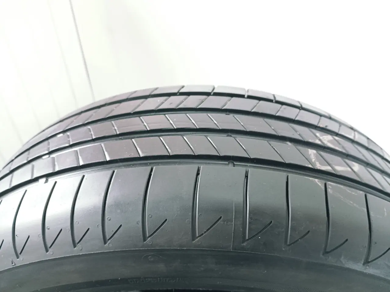 Billede 3 - sommerdæk - 235/60R18 103T Bridgestone (4 stk)