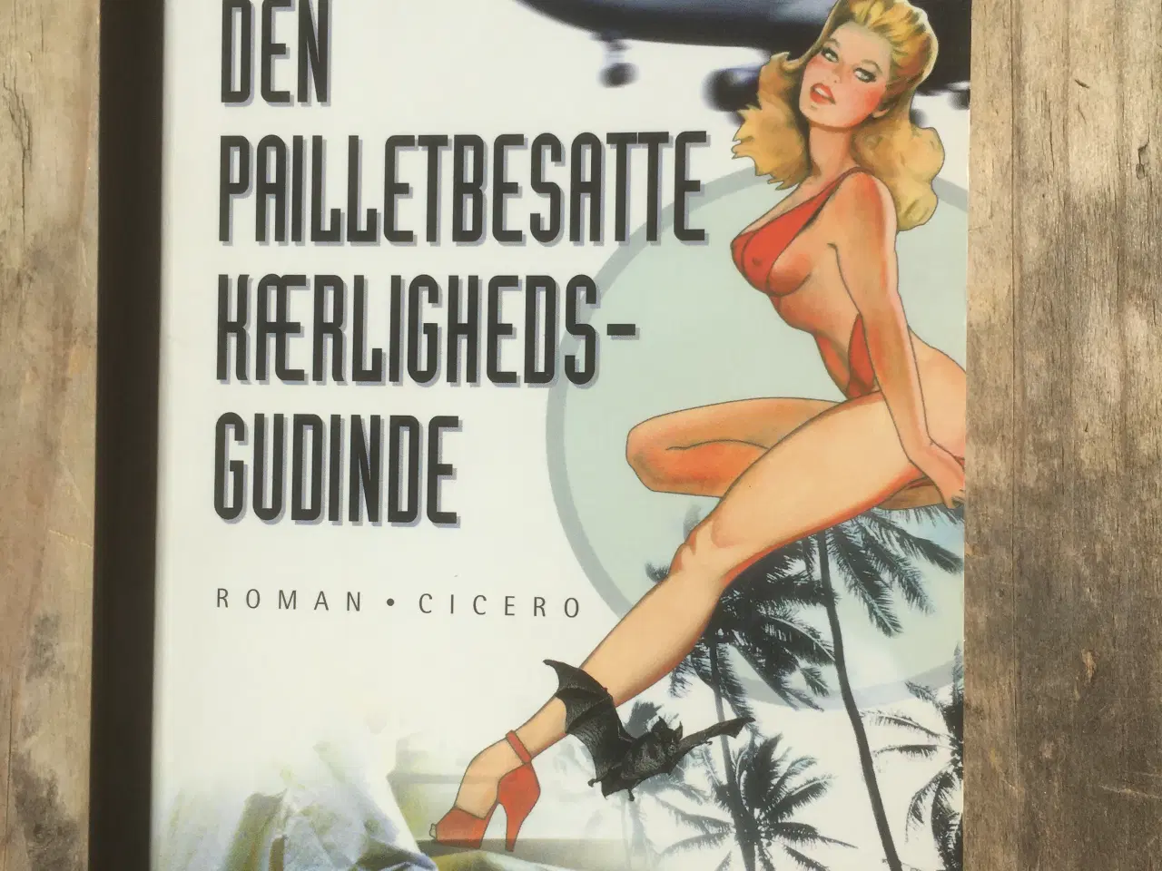 Billede 2 - Den pailletbesatte kærlighedsgudinde