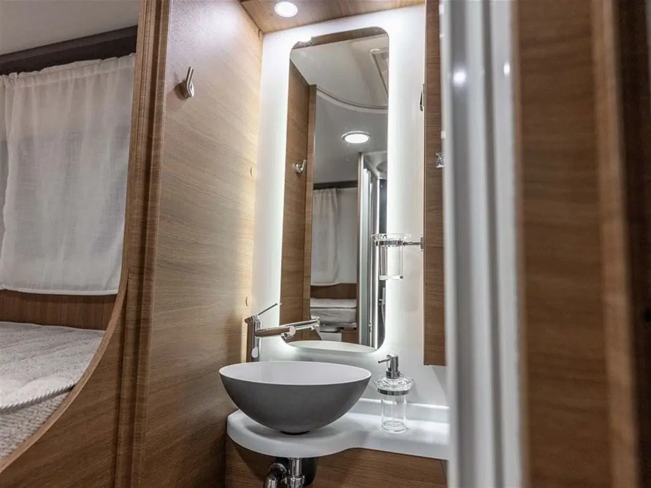 Billede 5 - 2026 - Benimar Mileo 263 Skandinavisk design og komfort året rundt