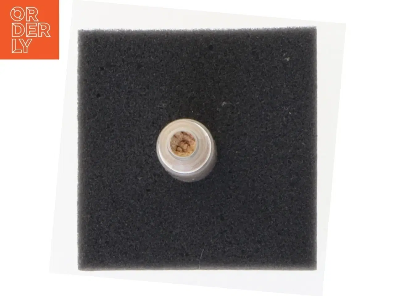 Billede 2 - Glasflaske med rav (str. 3x0,5 cm) (DVD)