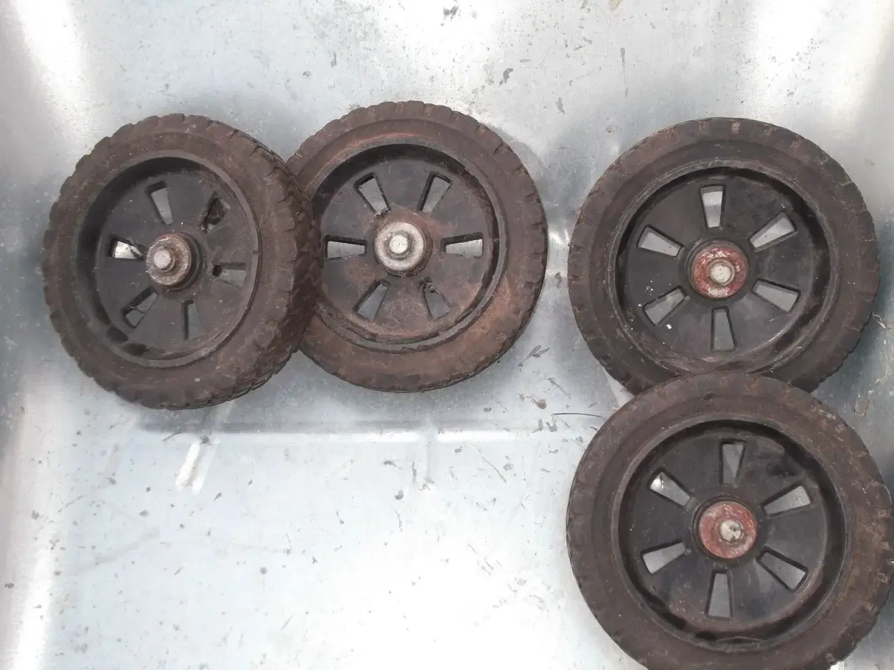 Billede 2 - plæneklipper hjul