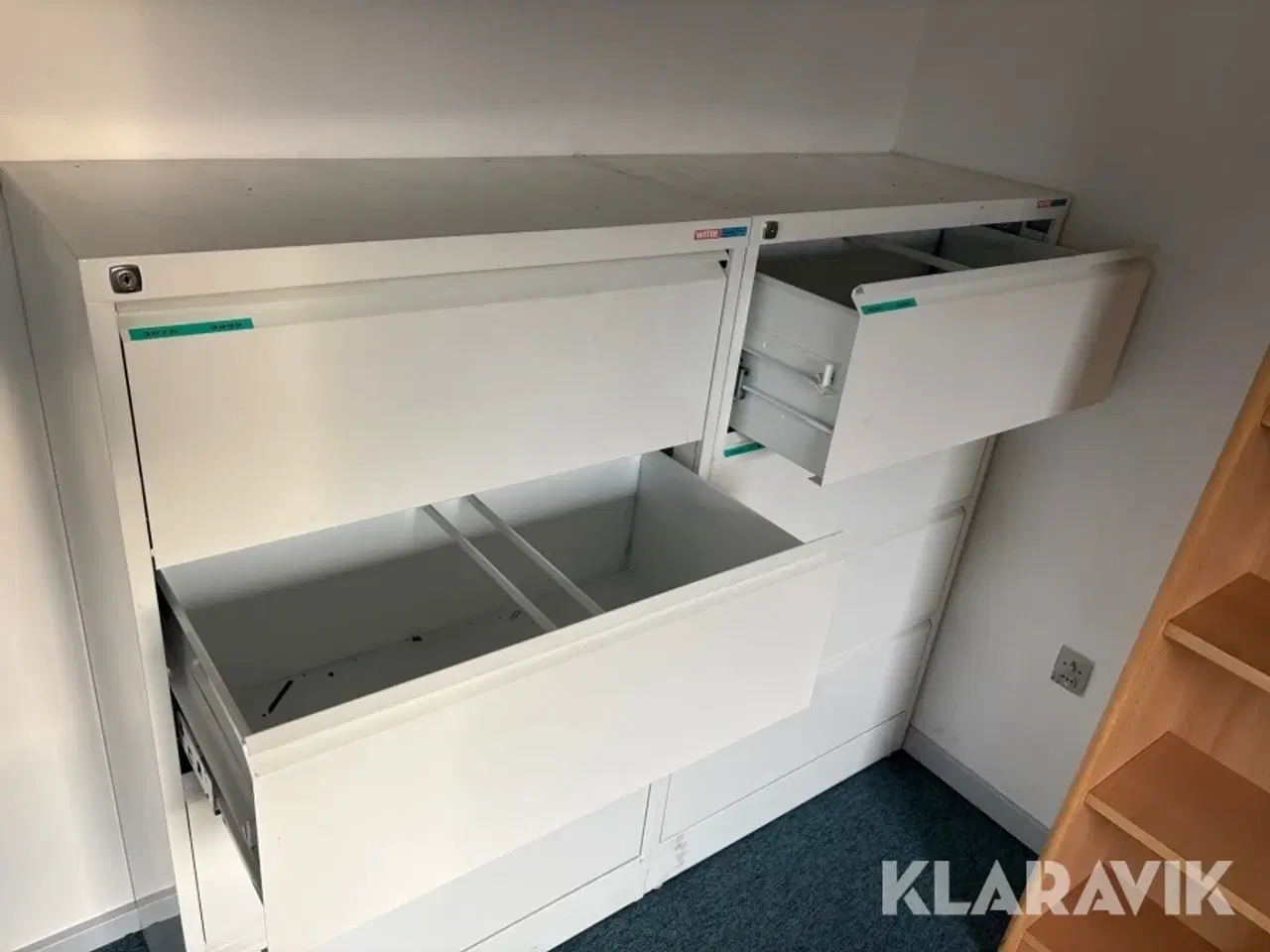 Billede 2 - Stort lot med kontormøbler