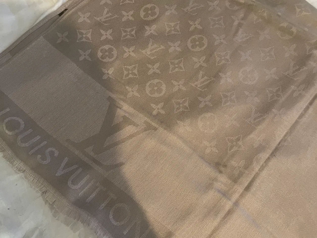 Billede 4 - Louis Vuitton silk scarf