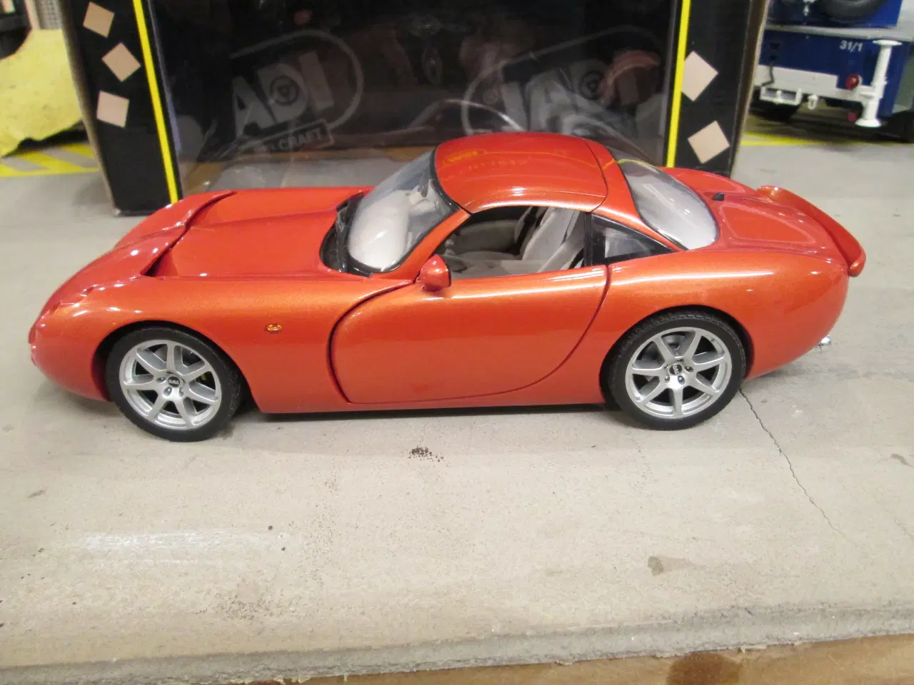 Billede 4 - Modelbil  1:18   Tvr Tuscan   Jadi  