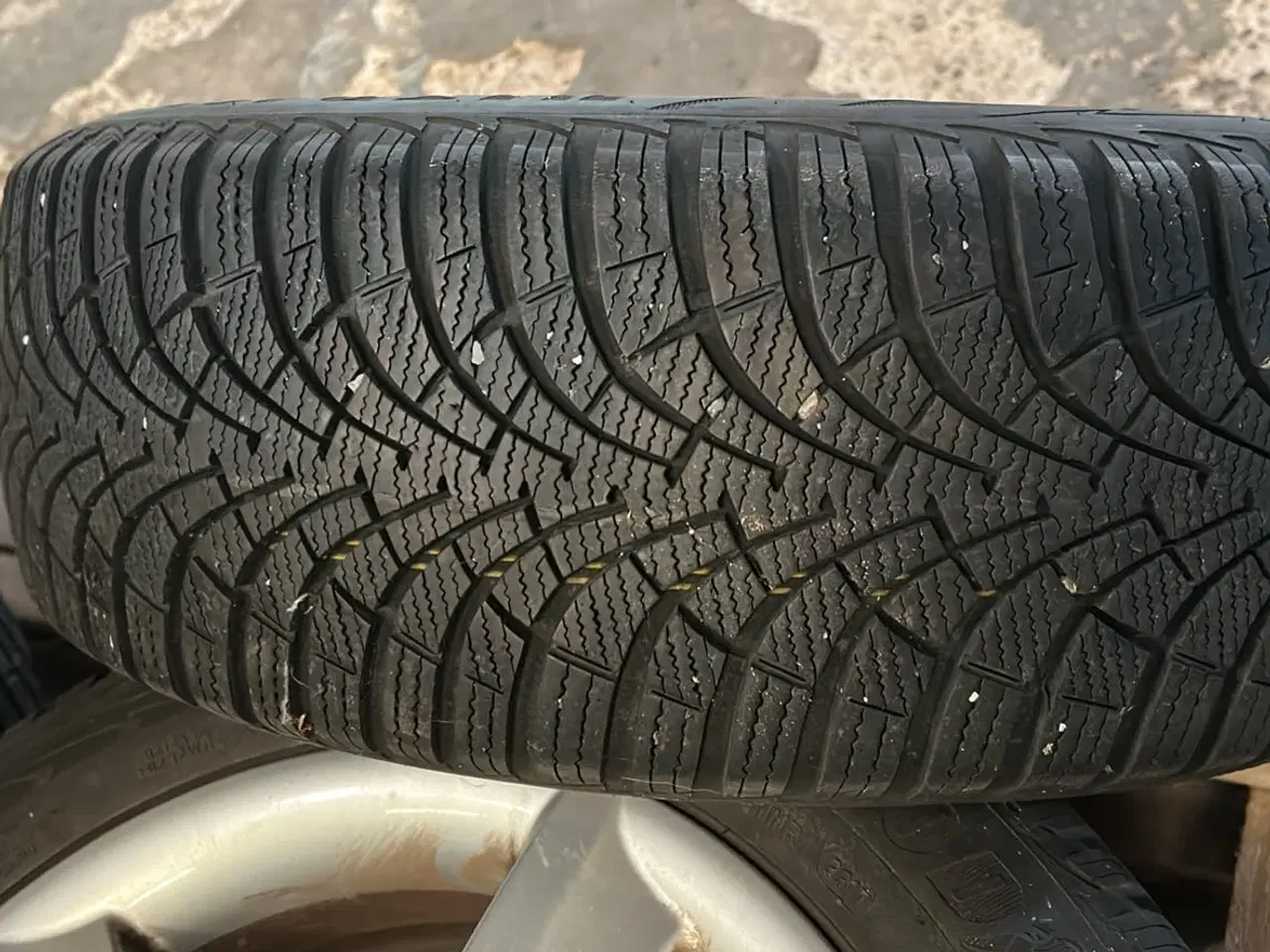 Billede 3 - Vinterdæk på alu. fælge