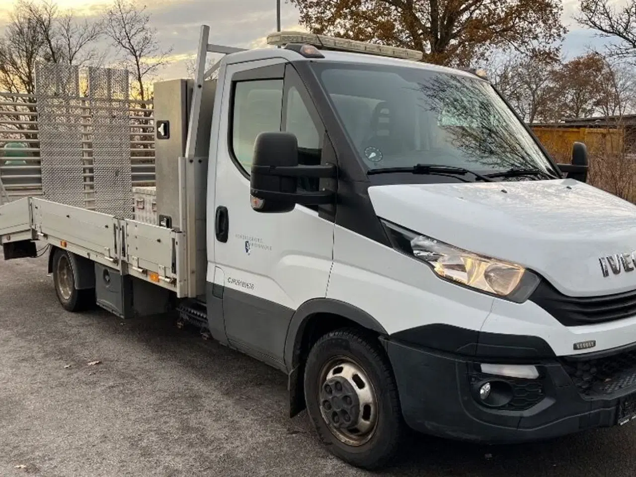 Billede 2 - Iveco 35C18 3,0D med Alu-knæklad og læsserampe.