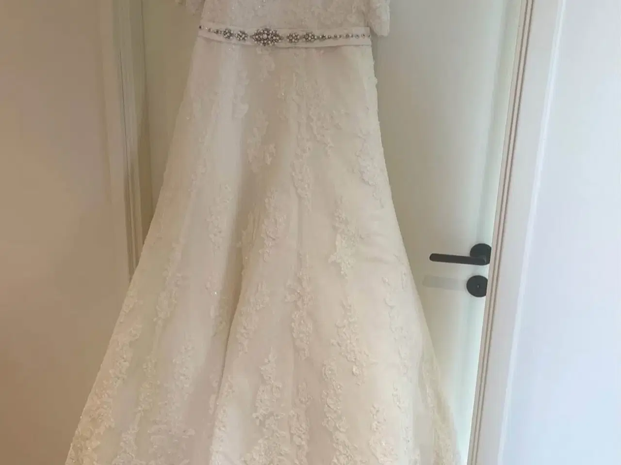 Billede 2 - SMUK brudekjole, str 38