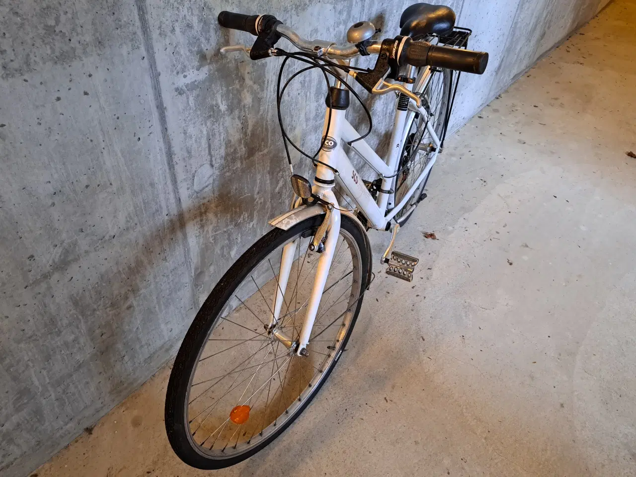 Billede 2 - Damecykel SCO 28 tommer hvid