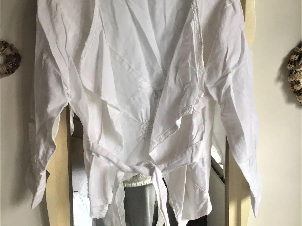 Billede 2 - Super flot bluse eller jakke, helt ny