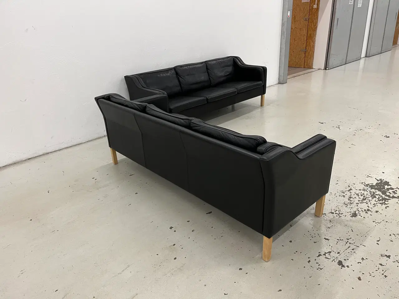 Billede 5 - Mogens Hansen MH195 2x3 Pers.Sofaer i sort premium