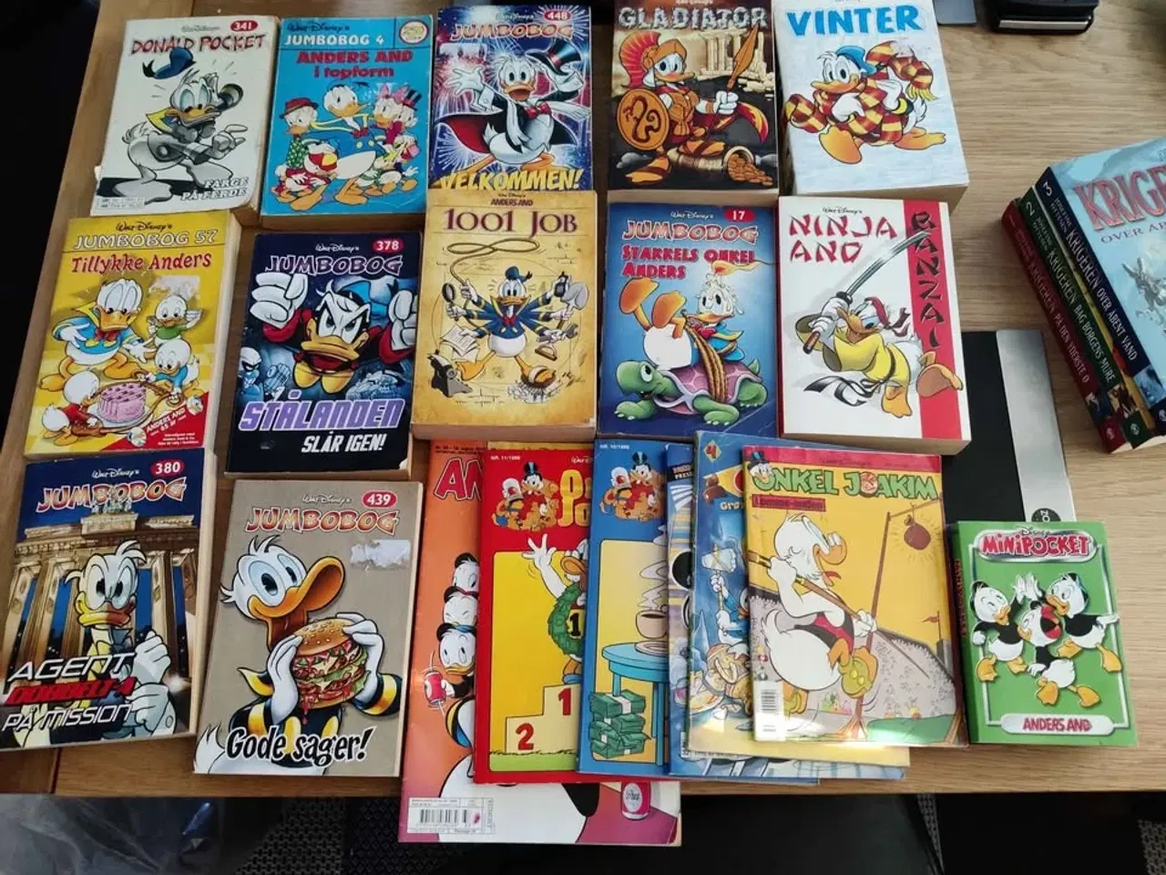 Billede 1 - Anders And og 12 forskellige bøger