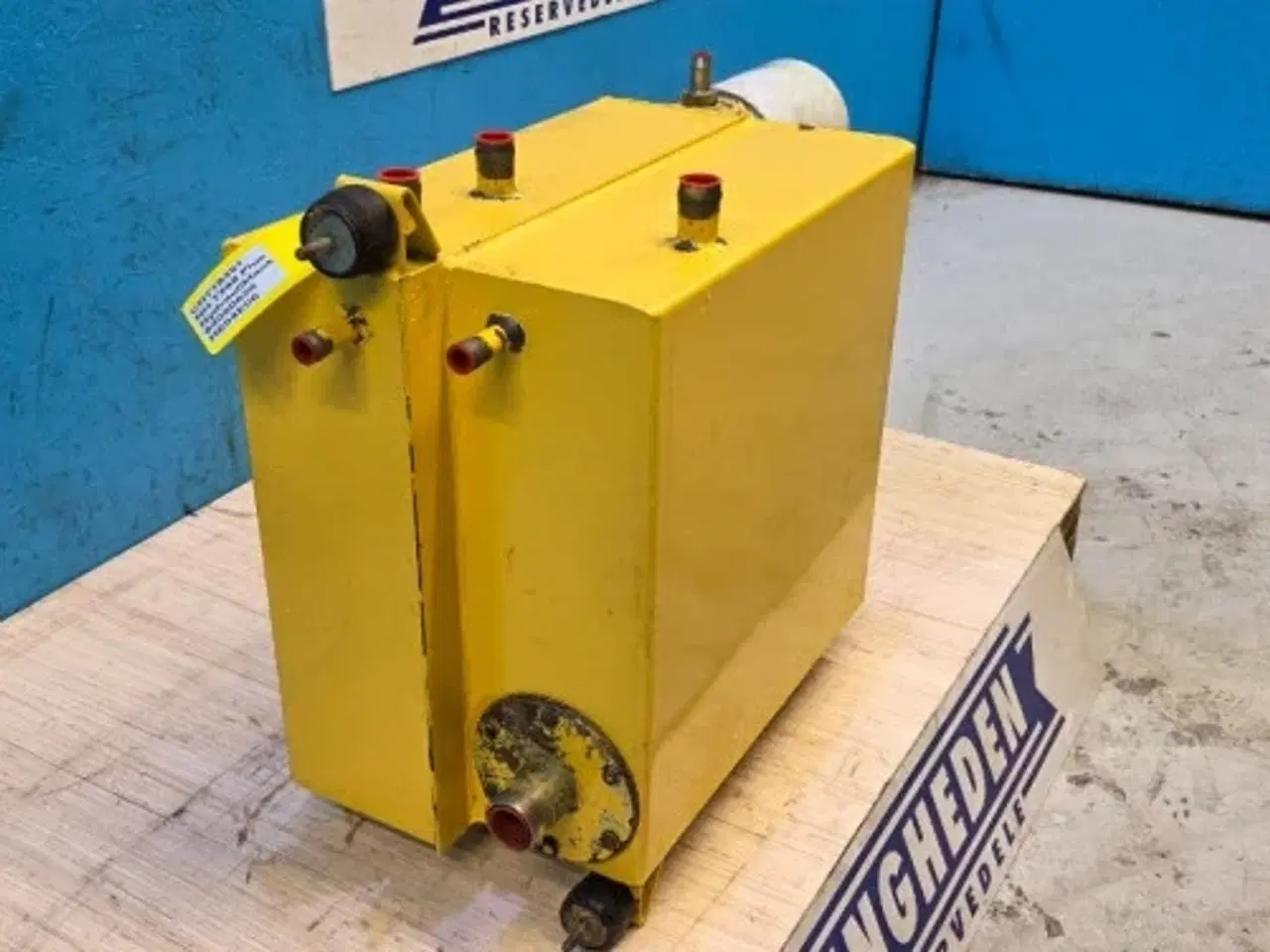 Billede 11 - New Holland TX68 Hydrauliktank 84000629