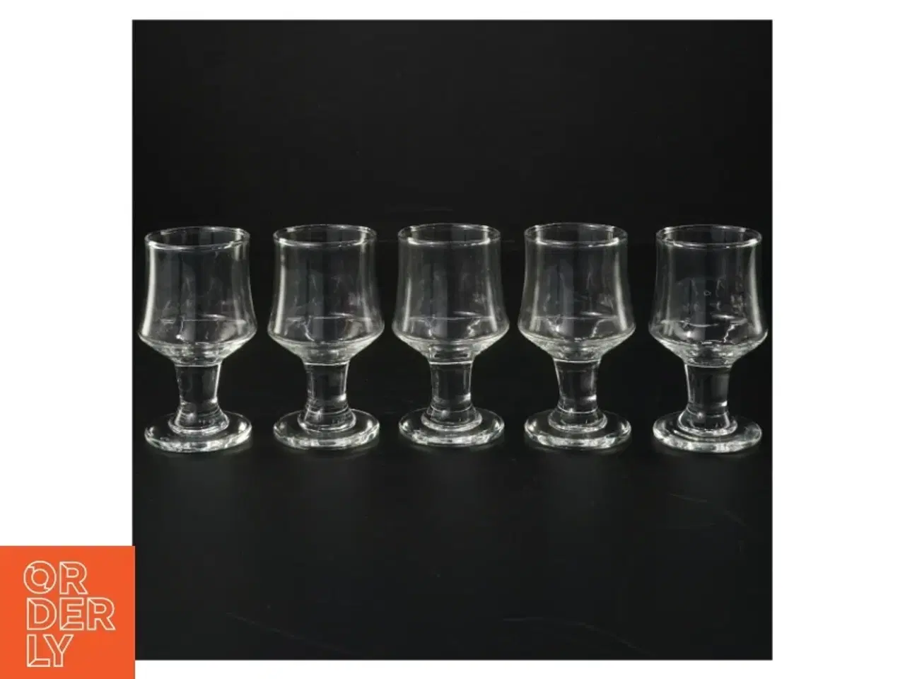 Billede 1 - Sæt med 5 små glas (str. H 9 cm. ø. 4,5 cm)