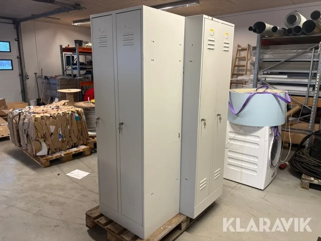 Billede 4 - Omklædningsskabe i stål 3 styk.