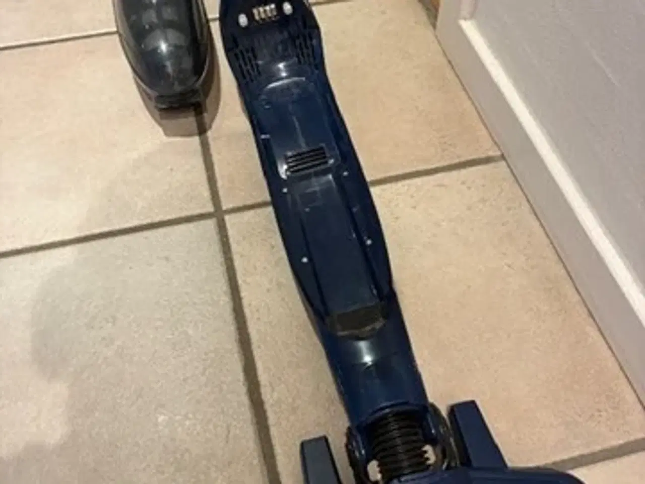 Billede 2 - Bosch ledningsfri støvsuger BCHF2MX20 - blå - 20V