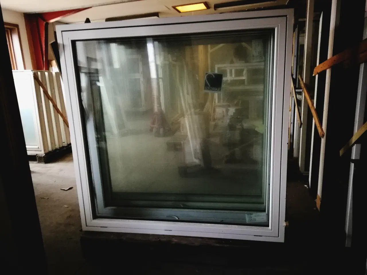 Billede 1 - 4 NYE TRÆ/ALUVINDUER TOPSTYRET 143x143 KR 2500/STK