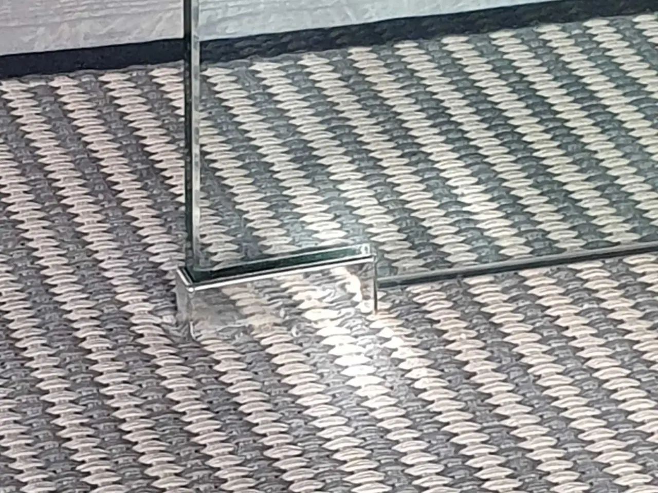 Billede 5 - Stilfuldt sofabord i hærdet glad