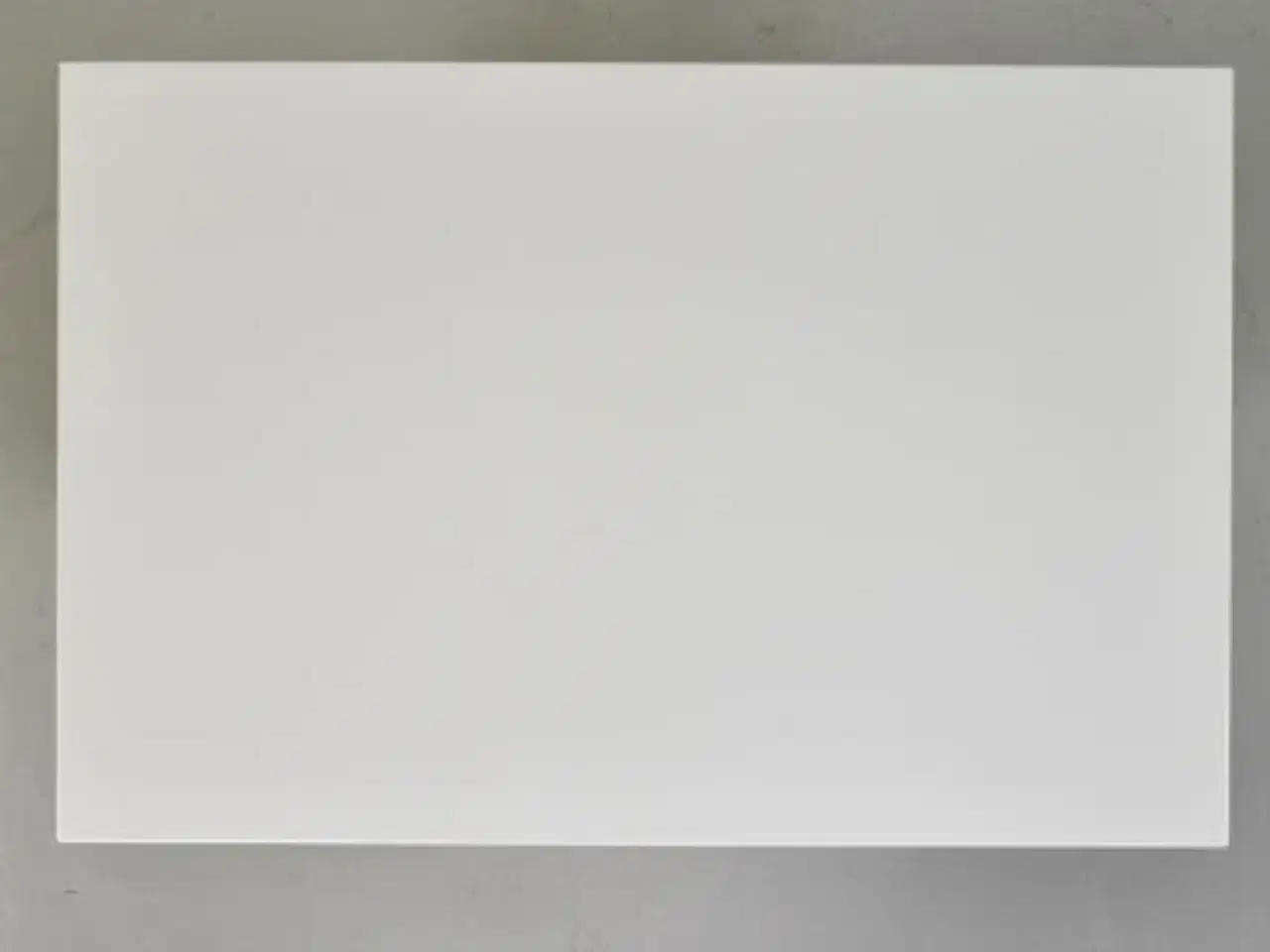 Billede 1 - Bordplade i lysgrå laminat med lysegrå abs kant 120x80 cm