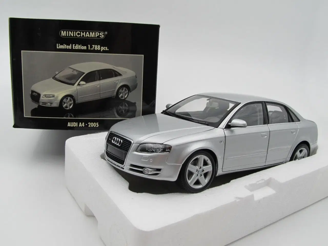 Billede 1 - 2005 Audi A4 3,2 FSI Quattro Minichamps - 1:18