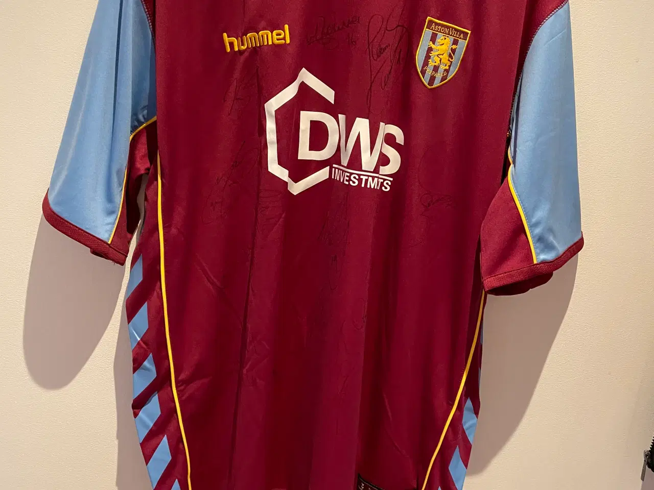 Billede 5 - Aston villa trøje med autografer fra 2005-06 fåetT