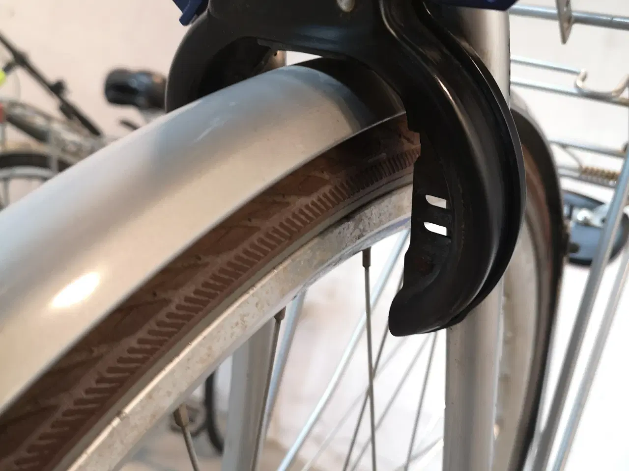 Billede 6 - Winther 28" 54 cm høje 7 gear ,ABUS-lås med én nøg