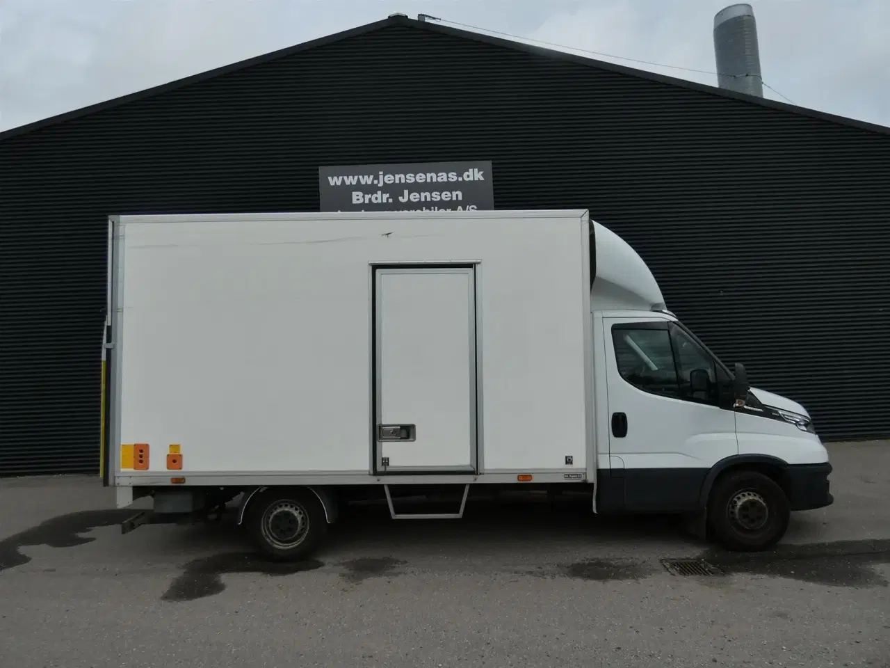 Billede 2 - Iveco Daily 35S16 3750mm 2,3 D m/Alukasse med lift Hi-Matic 156HK Ladv./Chas. 8g Aut.