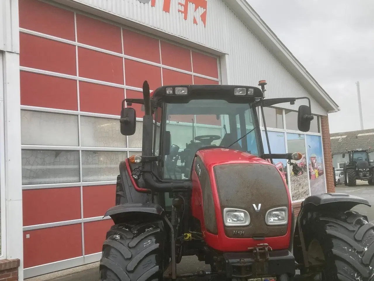 Billede 1 - Valtra N121